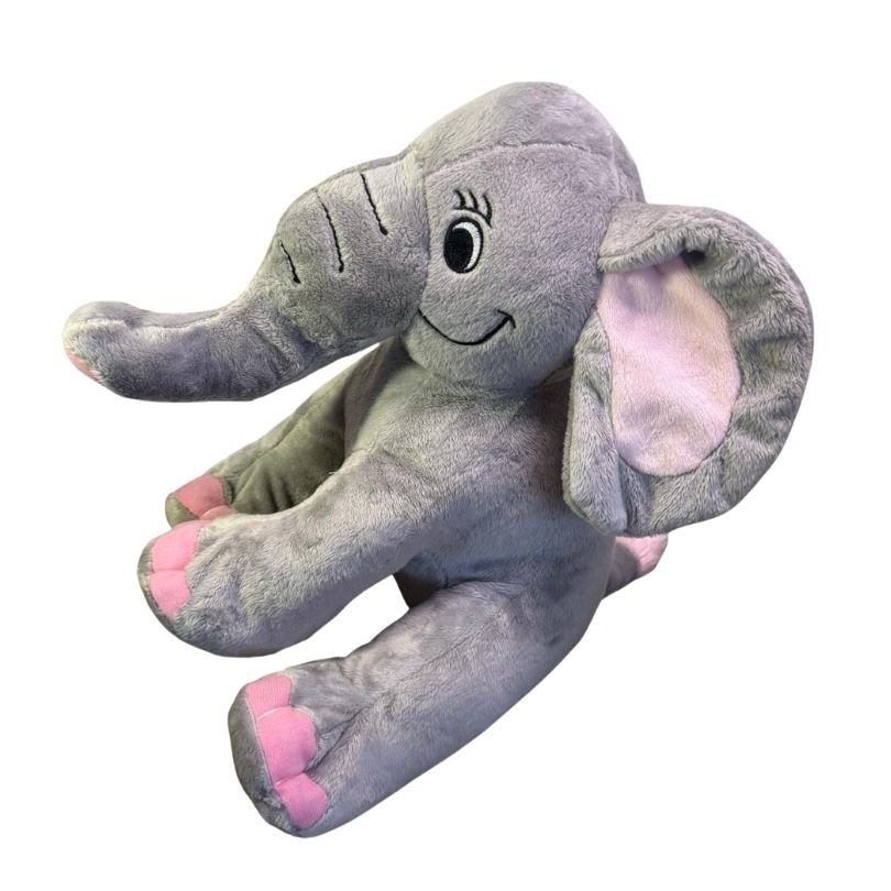 Nellie de Olifant knuffel - Make a bearGrijze knuffelolifant met roze binnenkant van de oren en voeten, met geborduurde ogen voor een zachte en veilige uitstraling