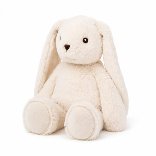 Een zacht, crème-wit pluche verzwaringsknuffel konijn van het merk Teddykompaniet met lange hangoor-oren, rechtop zittend tegen een strakke, witte achtergrond.