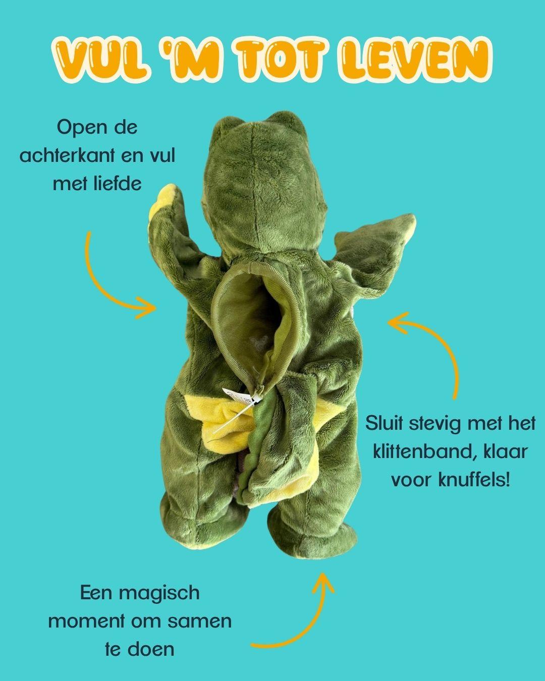Afbeelding van stap 2 bij Make a Bear: vul de knuffel via de opening aan de achterkant, sluit met stevig klittenband en beleef samen een bijzonder moment.