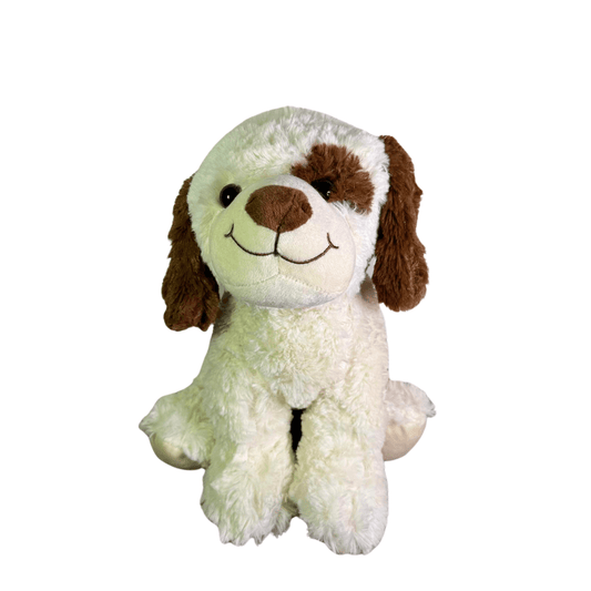 Charlie de hond knuffel - Make a bearCharlie de hond knuffel - Make a bear Charlie de hondenknuffel, wit met bruine vlekken, zachte vacht en schattige uitstraling.