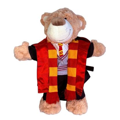 Milo de knuffelbeer met tovenaar outfit – cape open voor magisch verkleedspel van Make a Bear