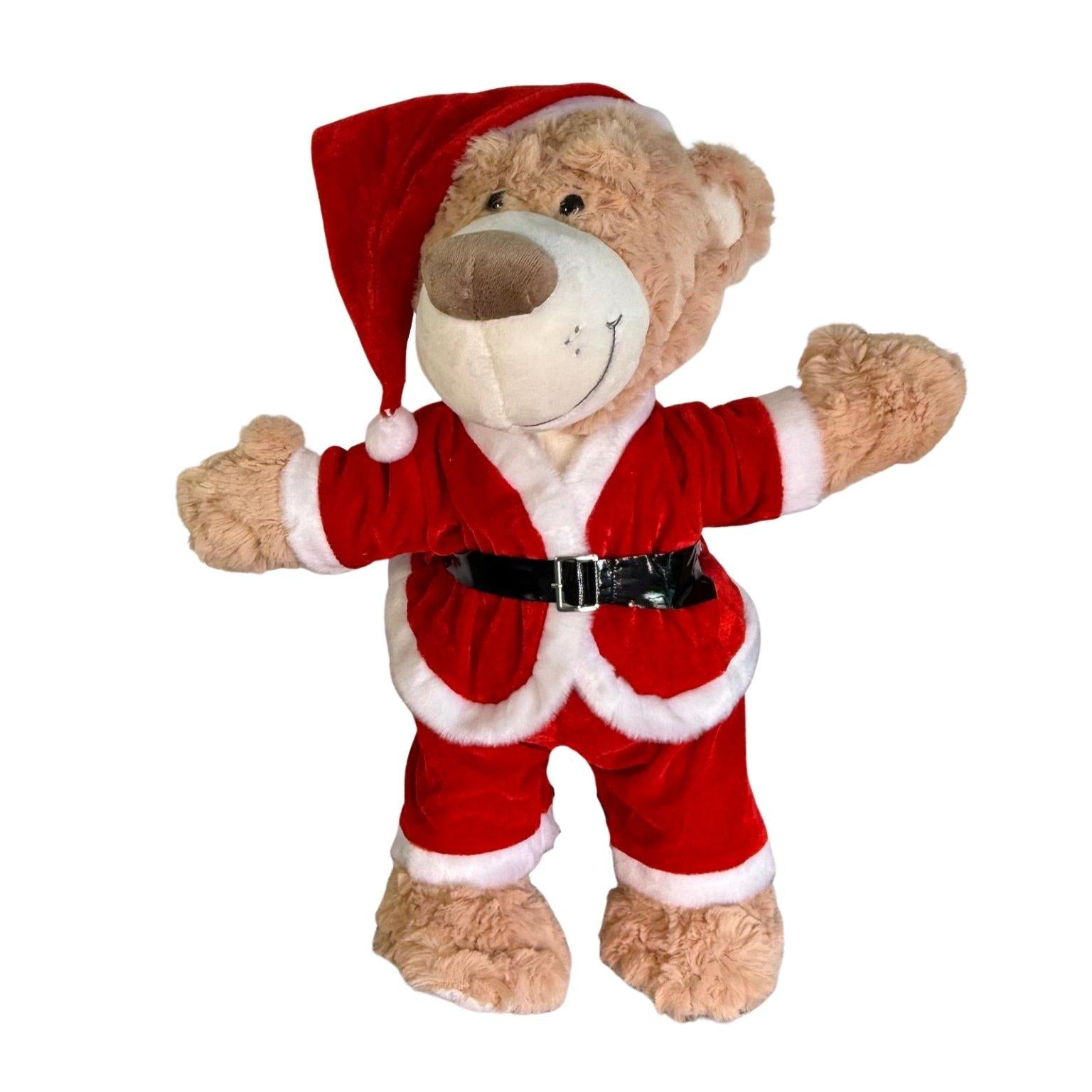 Milo de knuffelbeer in Kerstman outfit – feestelijke kerstverkleedset van Make a Bear